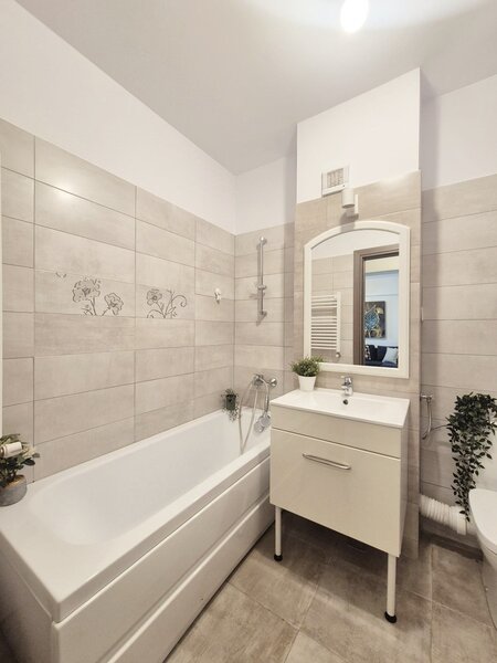 Doua camere, ap. superb mobilat, parcare, 8 minute metrou Nicolae Teclu, comision 0%,